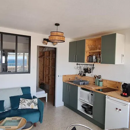 Les Reflets De L'étang